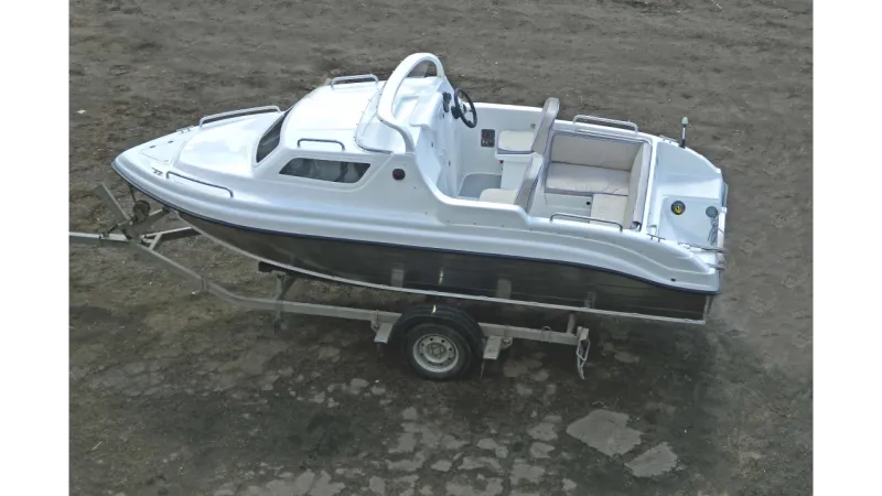 Стеклопластиковая лодка Neman-500 с каютой, фото: 6