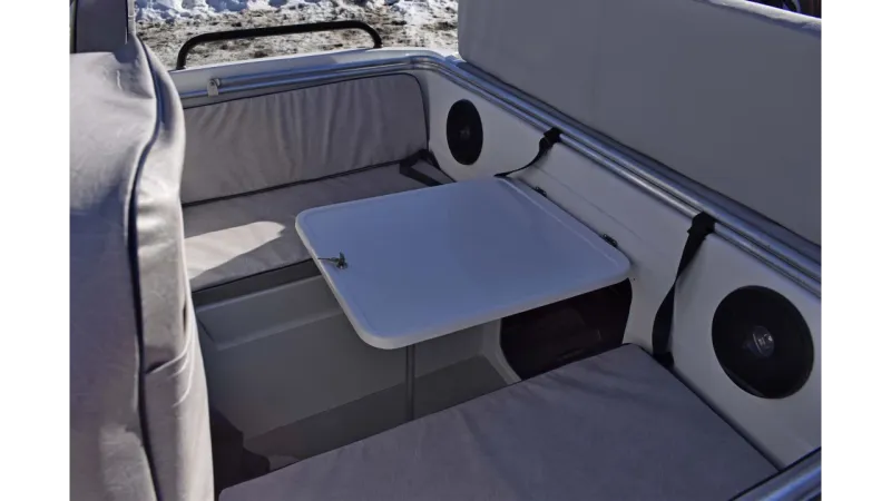 Стеклопластиковая лодка Neman-500 с каютой, фото: 1