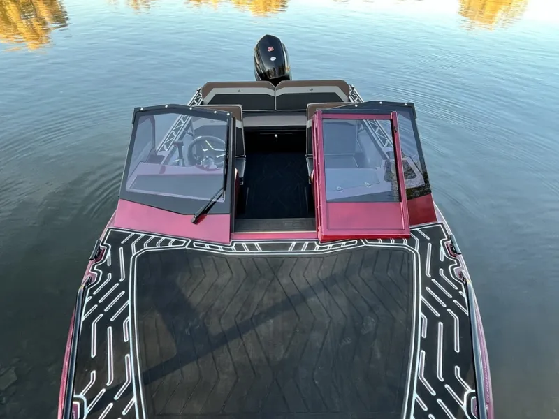 Пластиковая лодка Салют 585 BD (BowDeck), фото: 49