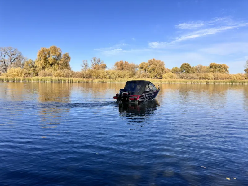 Пластиковая лодка Салют 585 BD (BowDeck), фото: 91