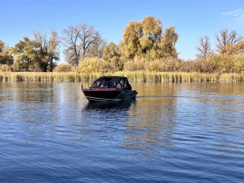Пластиковая лодка Салют 585 BD (BowDeck), фото: 96