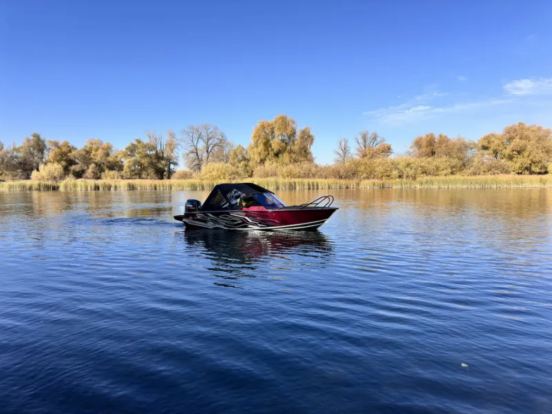 Пластиковая лодка Салют 585 BD (BowDeck), фото: 98