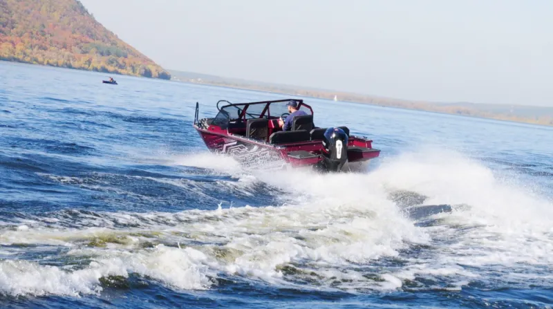 Пластиковая лодка Салют 585 BD (BowDeck), фото: 108