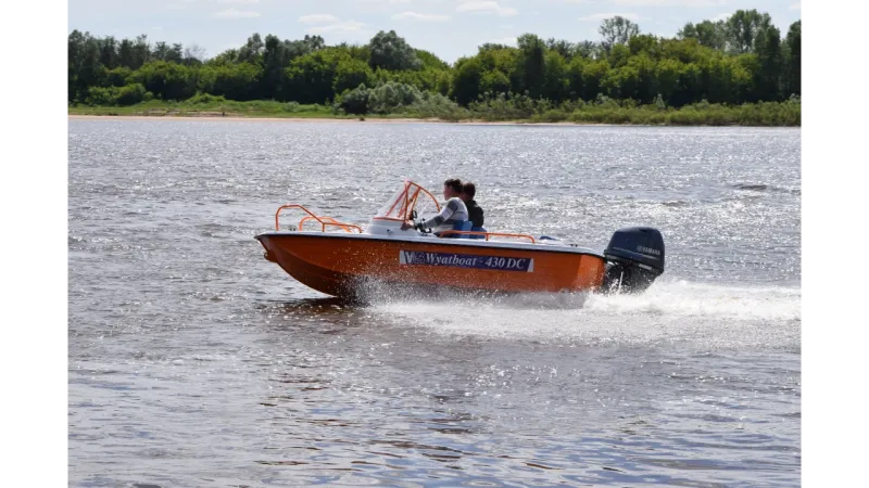 Стеклопластиковая лодка Wyatboat-430 DC, фото: 5