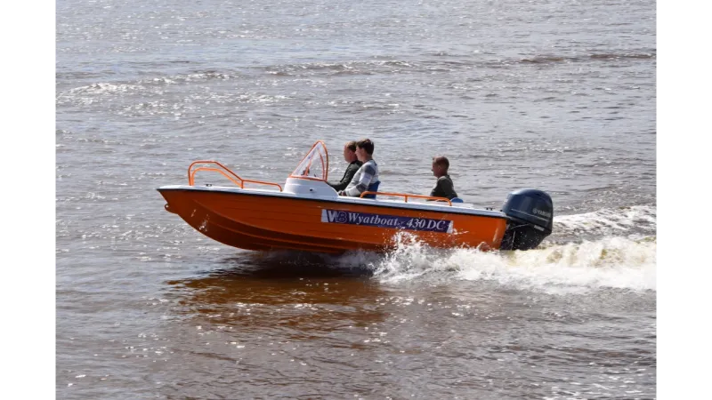 Стеклопластиковая лодка Wyatboat-430 DC, фото: 4