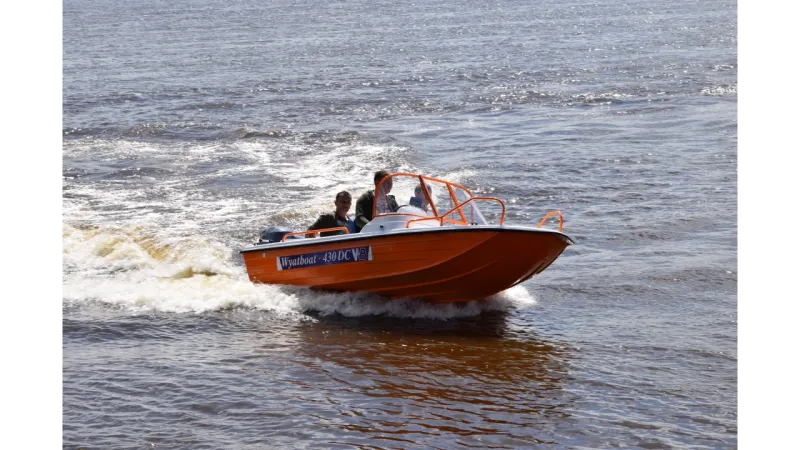 Стеклопластиковая лодка Wyatboat-430 DC, фото: 3