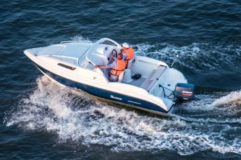 Стеклопластиковая лодка Neman-550 с каютой, фото: 33