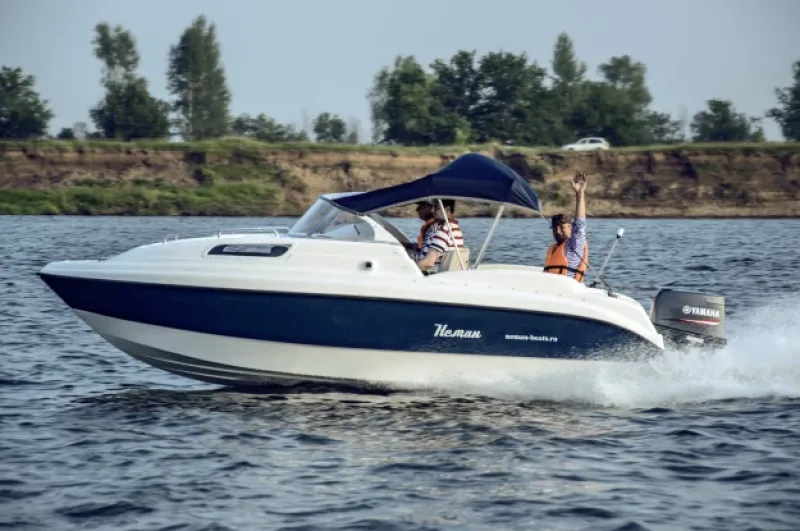 Стеклопластиковая лодка Neman-550 с каютой, фото: 29