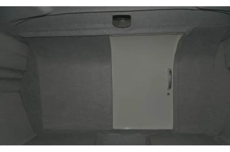 Стеклопластиковая лодка Neman-550 с каютой, фото: 21