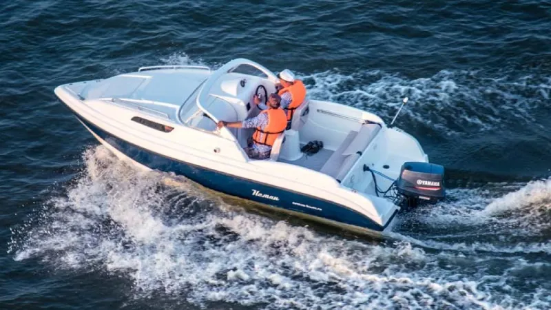 Стеклопластиковая лодка Neman-550 с каютой, фото: 15