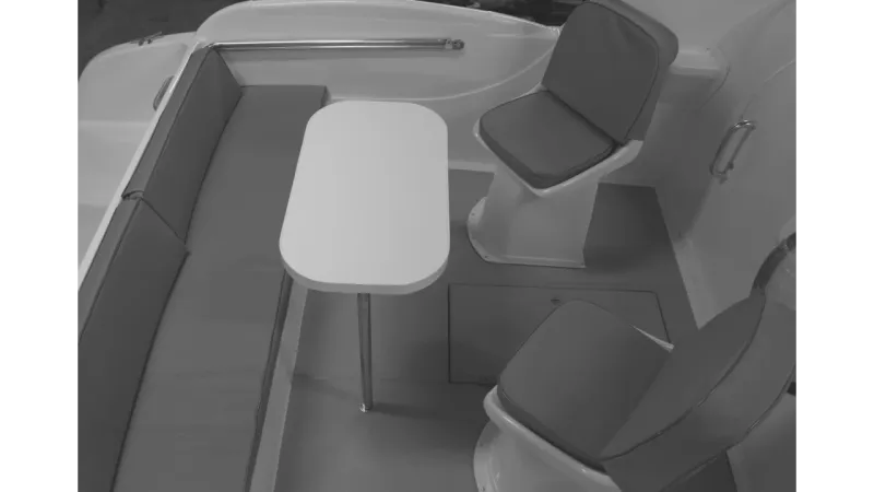 Стеклопластиковая лодка Neman-550 с каютой, фото: 8