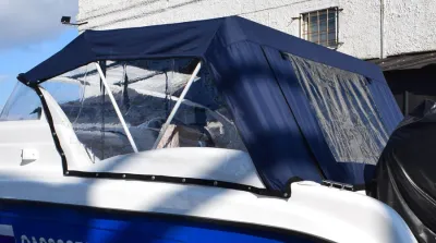 Стеклопластиковая лодка Neman-550 с каютой обложка