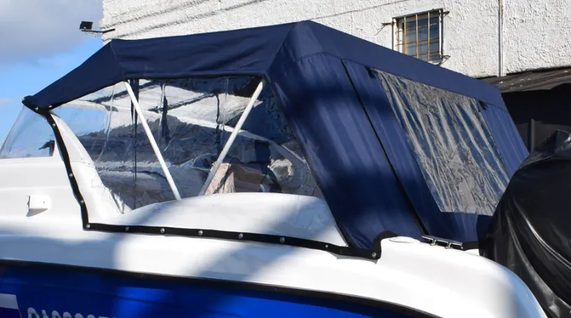 Стеклопластиковая лодка Neman-550 с каютой, фото: 1