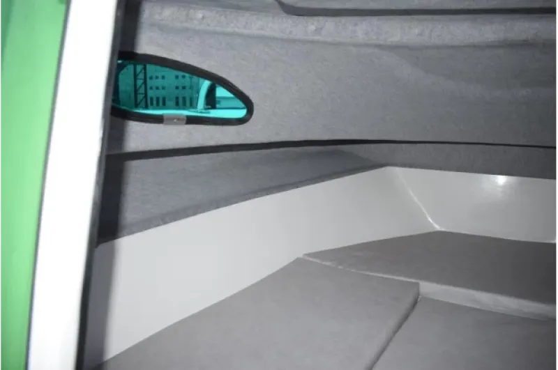 Стеклопластиковая лодка Neman-530 с каютой, фото: 17