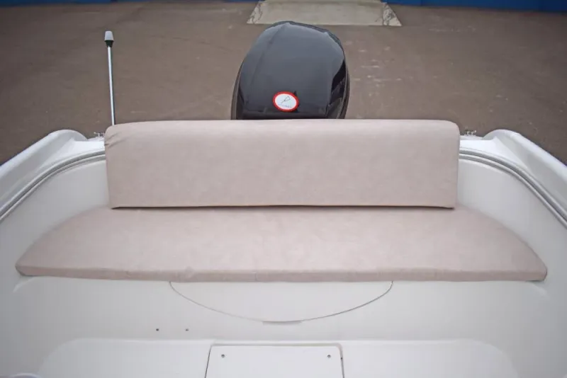 Стеклопластиковая лодка Neman-530 с каютой, фото: 5