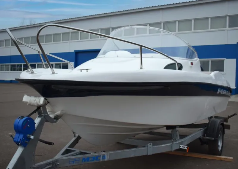 Стеклопластиковая лодка Neman-530 с каютой, фото: 2