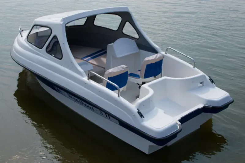 Стеклопластиковая лодка Wyatboat-3 П (полурубка), фото: 13