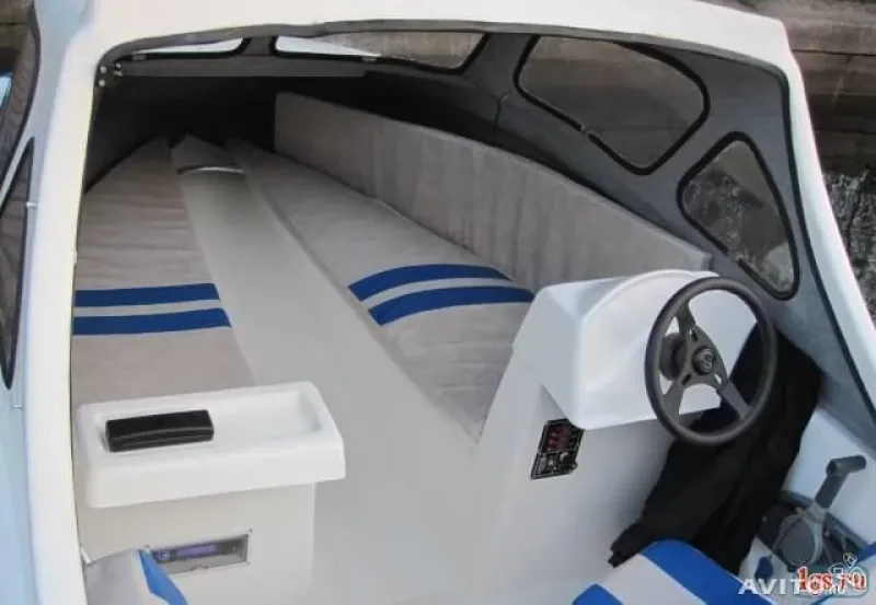 Стеклопластиковая лодка Wyatboat-3 П (полурубка), фото: 7