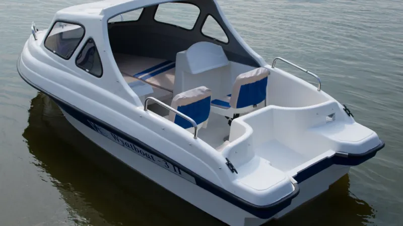 Стеклопластиковая лодка Wyatboat-3 П (полурубка), фото: 4