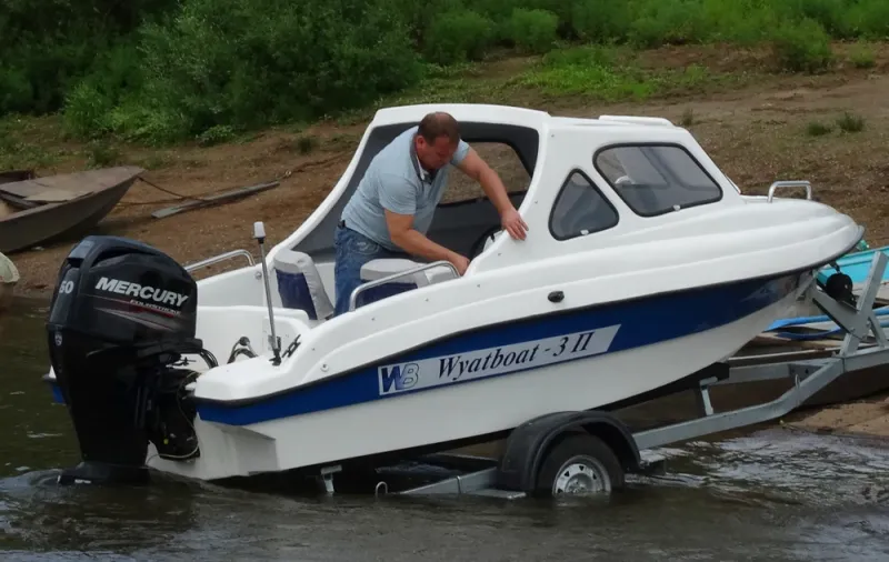 Стеклопластиковая лодка Wyatboat-3 П (полурубка), фото: 2