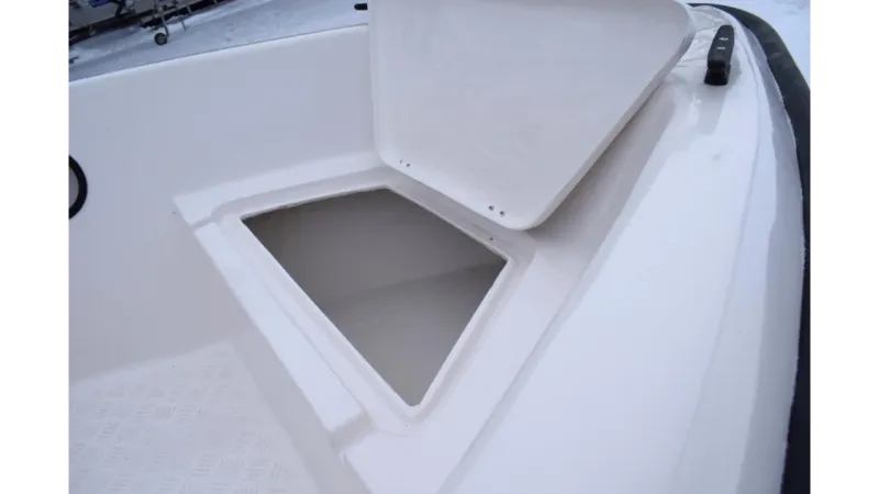 Моторная лодка Wyatboat-430DCМ (килевая), фото: 6