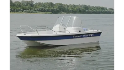 Лодка Wyatboat-430 DCM (тримаран)