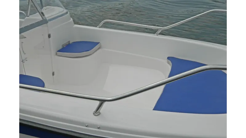 Wyatboat-430 DCM (тримаран), фото: 5