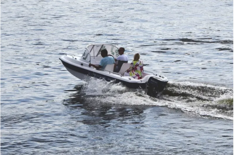 Моторная лодка Wyatboat-430 M (тримаран), фото: 13