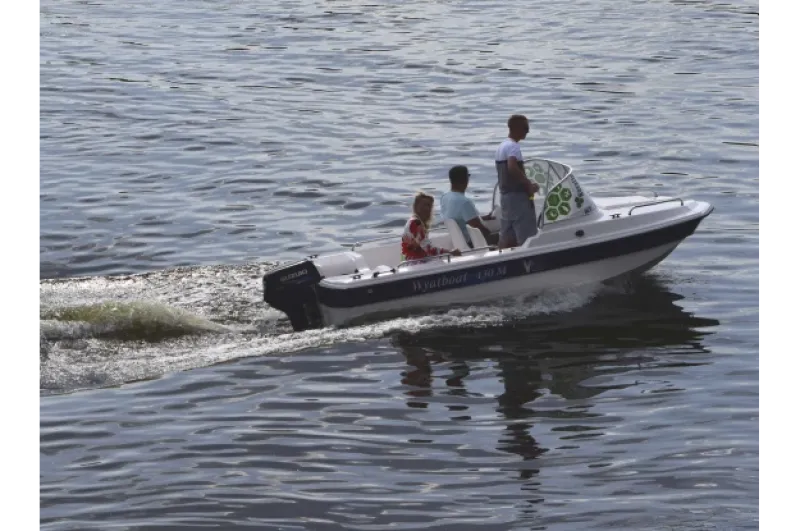 Моторная лодка Wyatboat-430 M (тримаран), фото: 11