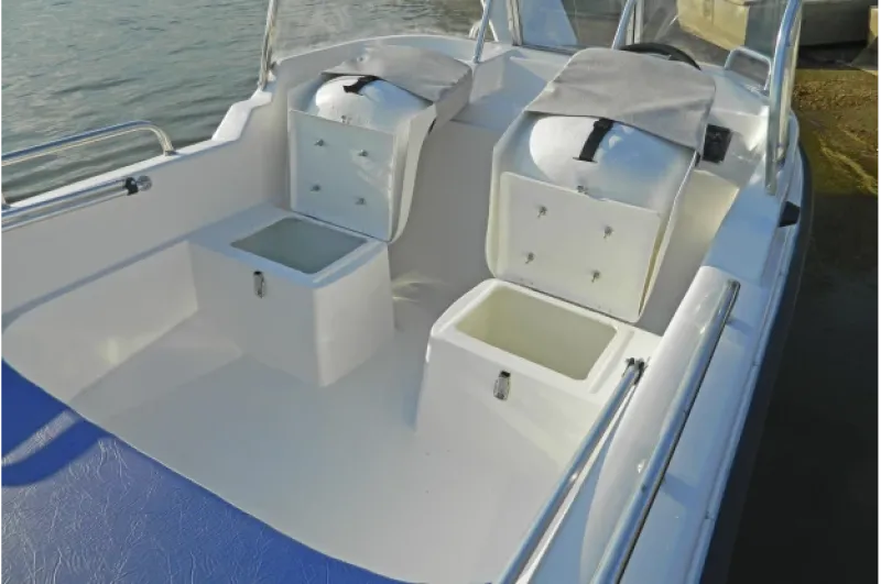 Моторная лодка Wyatboat-430 M (тримаран), фото: 9
