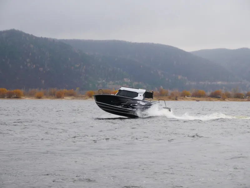 Алюминиевая лодка REALCRAFT 600 Cabin, фото: 51