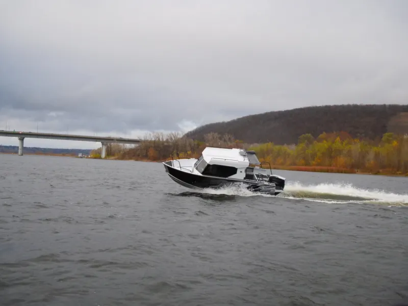 Алюминиевая лодка REALCRAFT 600 Cabin, фото: 41