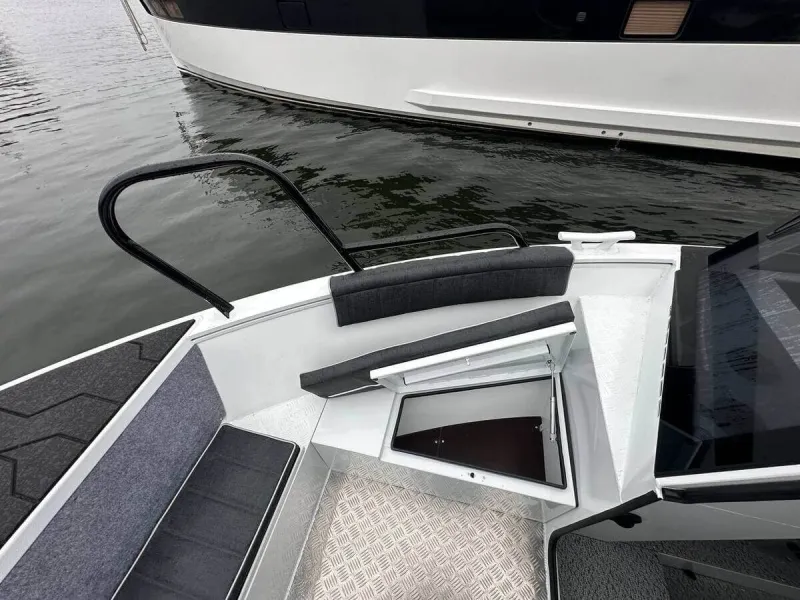 Алюминиевая лодка REALCRAFT 600 Cabin, фото: 29