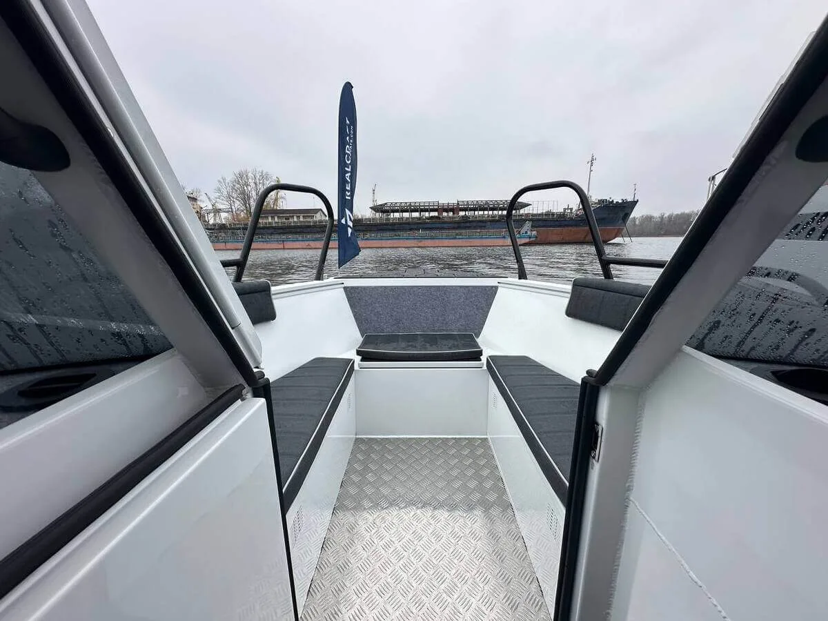 REALCRAFT 600 Cabin