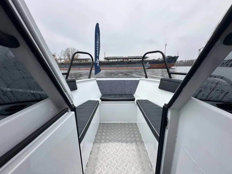 Алюминиевая лодка REALCRAFT 600 Cabin, фото: 28