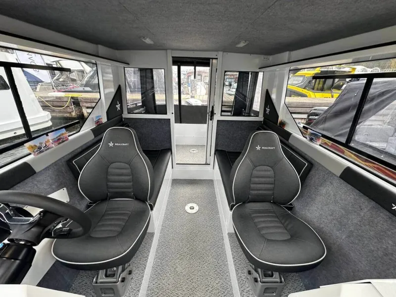 Алюминиевая лодка REALCRAFT 600 Cabin, фото: 13