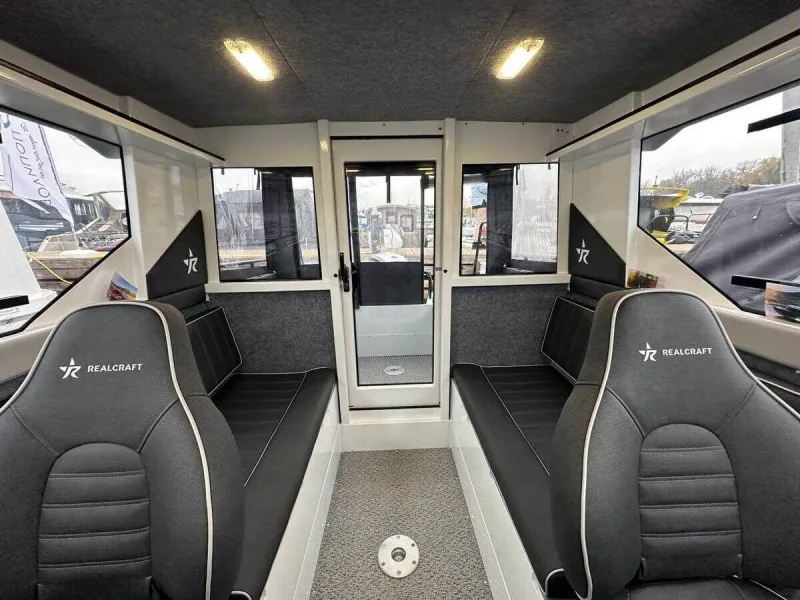 Алюминиевая лодка REALCRAFT 600 Cabin, фото: 11
