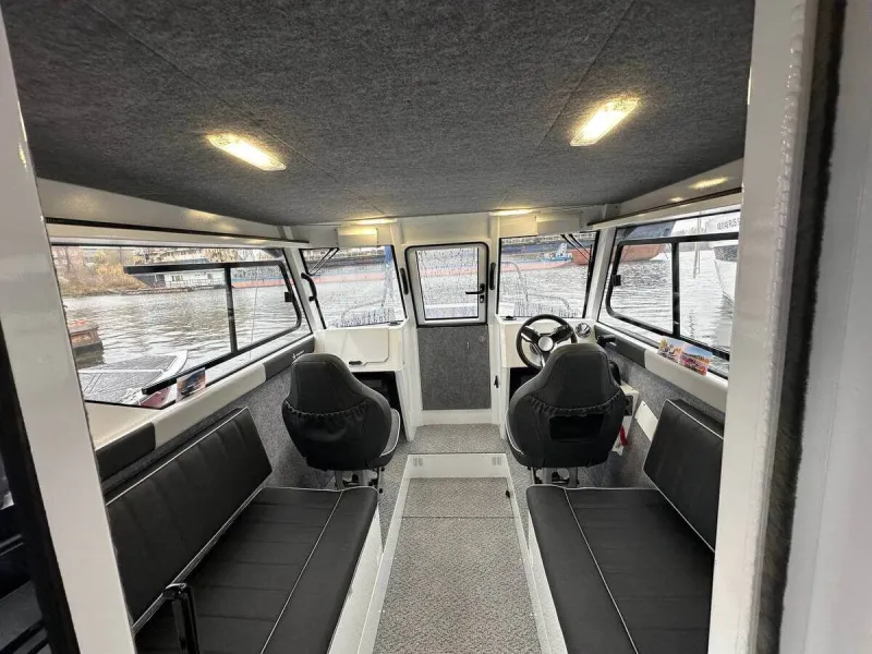 Алюминиевая лодка REALCRAFT 600 Cabin, фото: 10