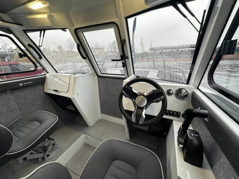 Алюминиевая лодка REALCRAFT 600 Cabin, фото: 8