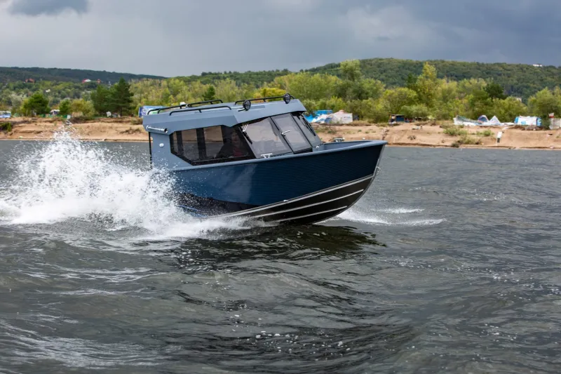 Моторная лодка REALCRAFT 600 Cabin, фото: 10