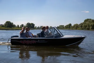 Каютный катер REALCRAFT 440 обложка