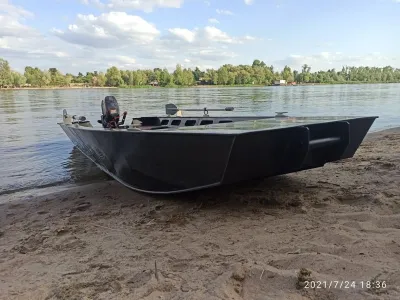 Каютный катер ПНД Джонбот обложка