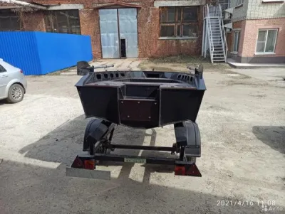 Каютный катер Север 380 обложка