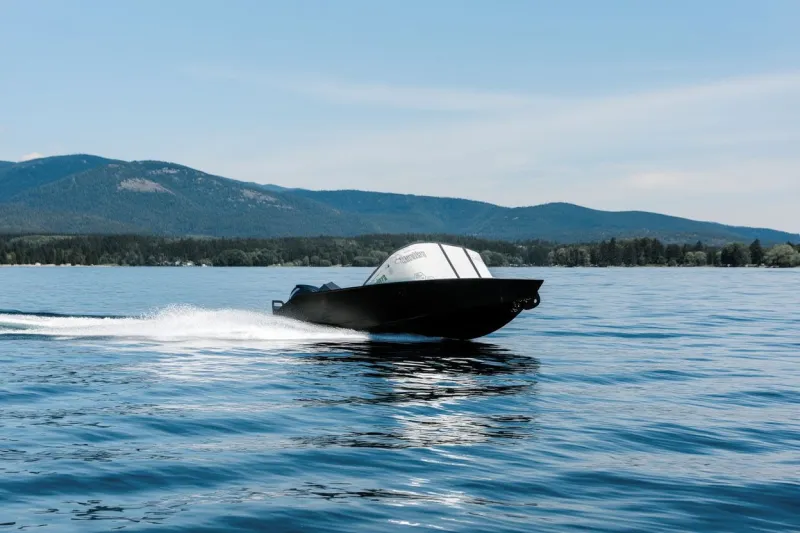 Пластиковая лодка Север 380, фото: 1