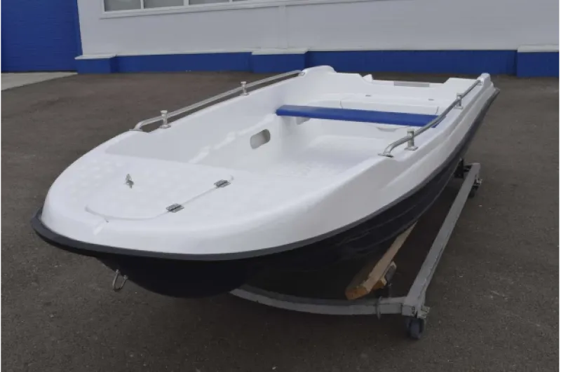 Стеклопластиковая лодка Пингвин New (тримаран), фото: 21