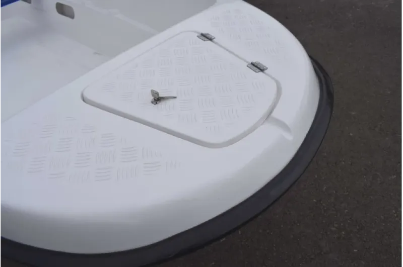 Стеклопластиковая лодка Пингвин New (тримаран), фото: 14