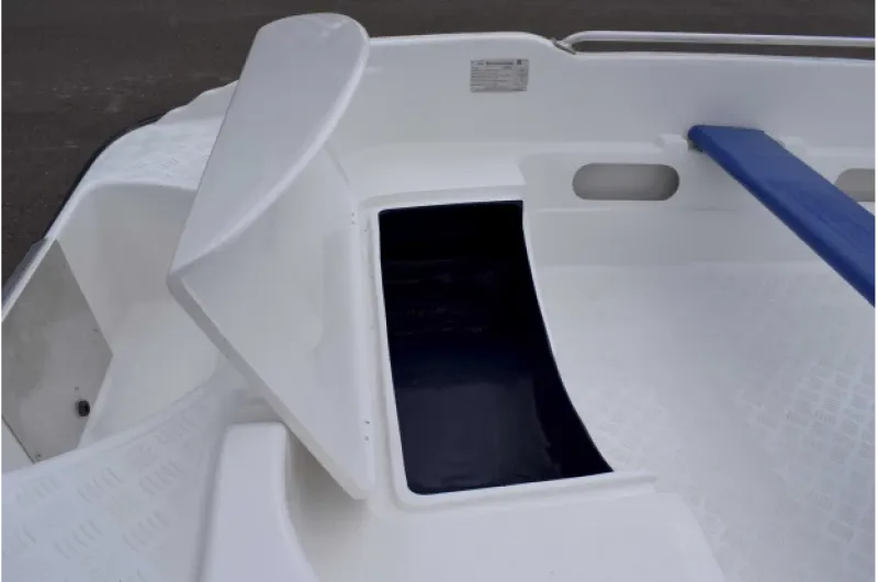 Стеклопластиковая лодка Пингвин New (тримаран), фото: 13