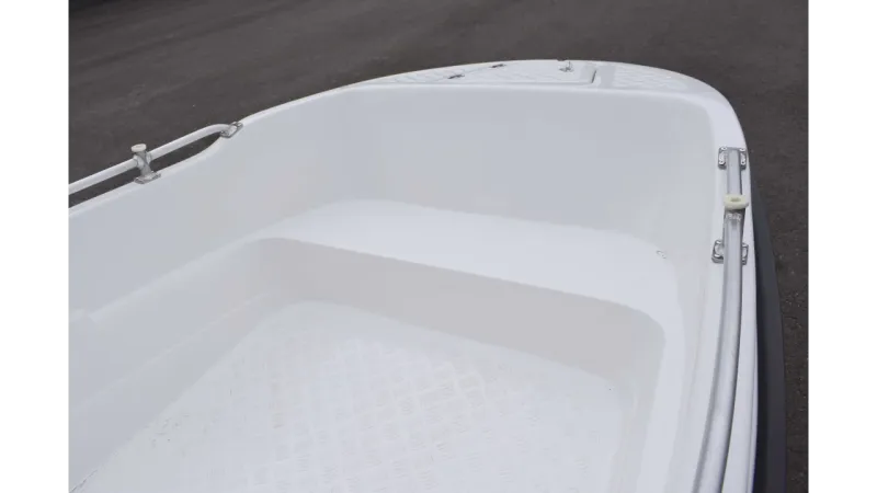 Стеклопластиковая лодка Пингвин New (тримаран), фото: 5