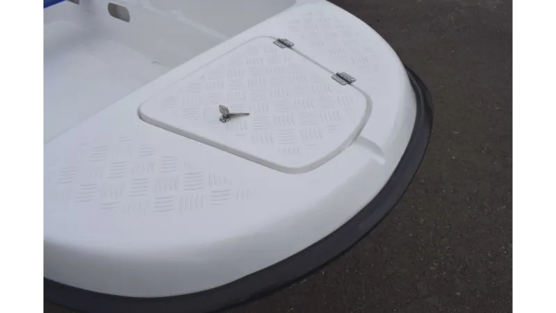 Стеклопластиковая лодка Пингвин New (тримаран), фото: 3