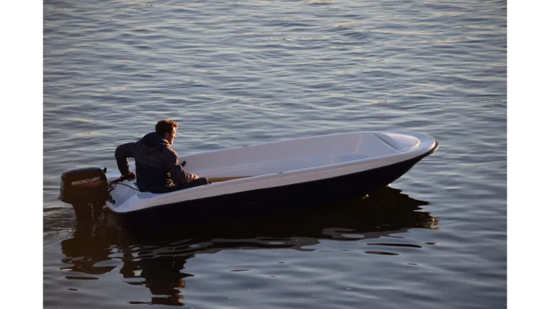 Стеклопластиковая лодка Пингвин (тримаран), фото: 7